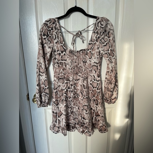 Dynamite dress - Picture 2 of 3